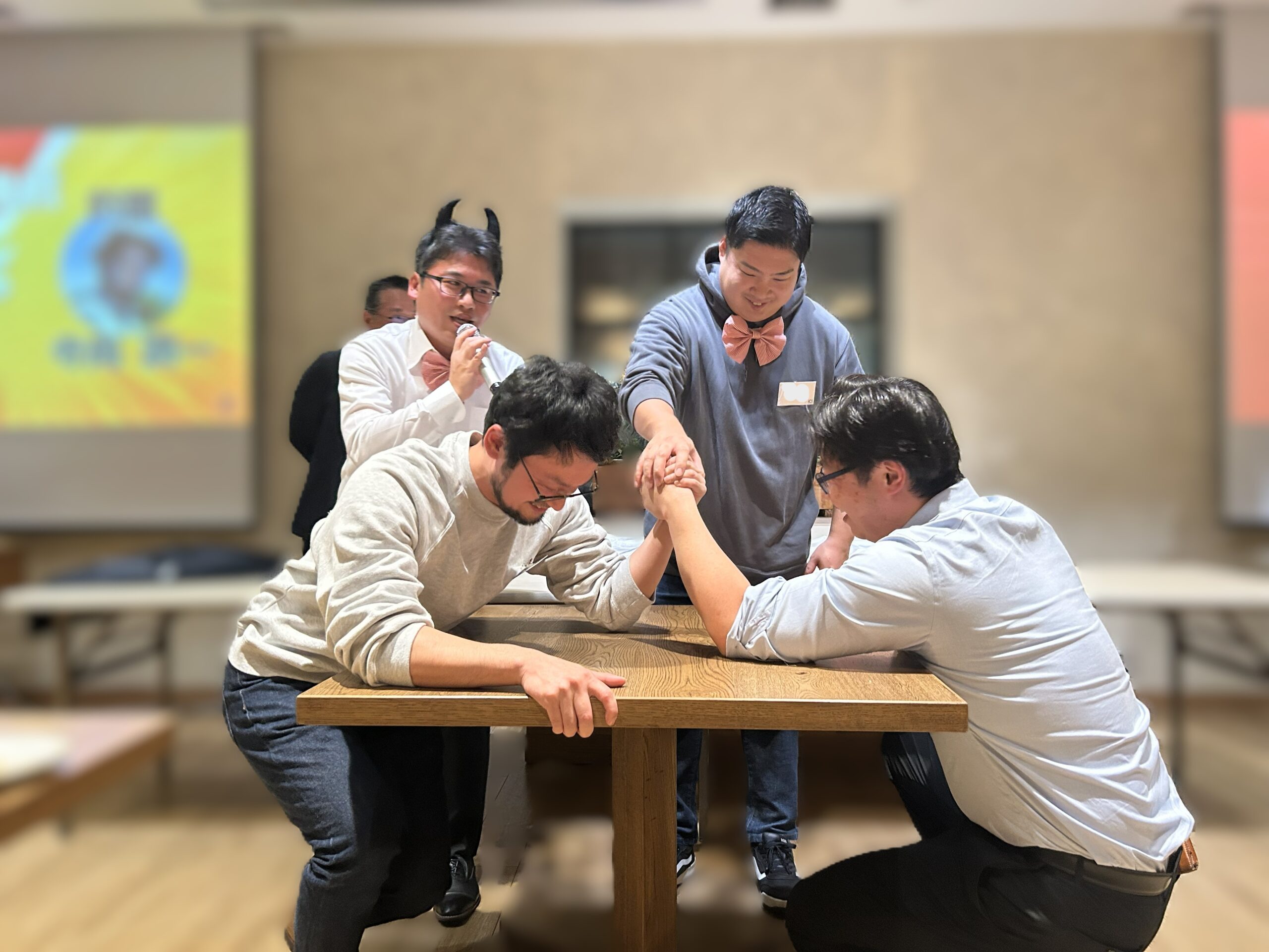 腕相撲大会の様子